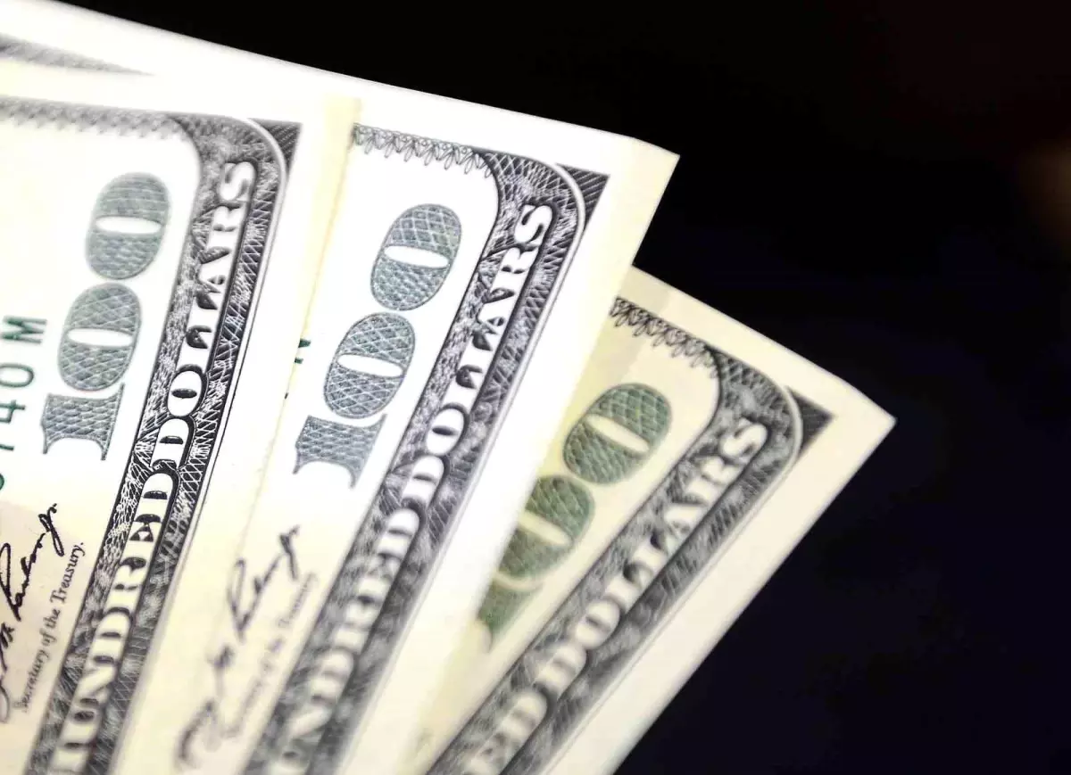 doviz kurlari dolar 407350 lira euro 476030 lira RSF6FxUh