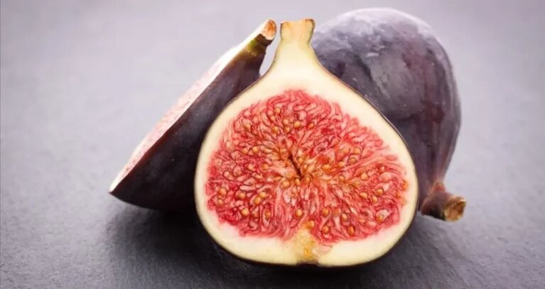 incir yerken bir kez daha dusunun her incirin icinde en az bir tane bulunuyor 5QuVNX6u