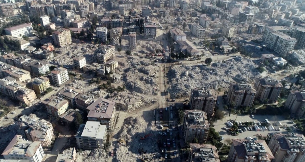 125 yilda buyuklugu 6 ve uzeri 111 deprem FhMyTH3i