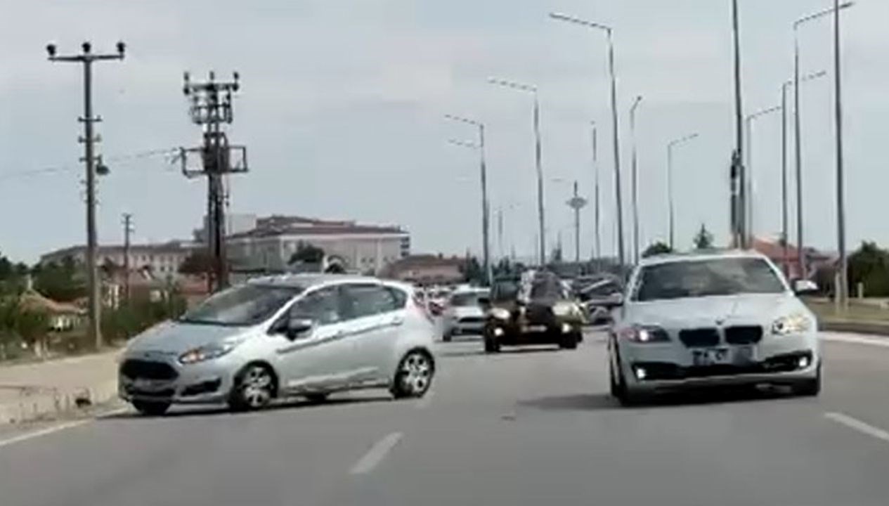 dugun konvoyundaki feci kaza kamerada liWkY7hB