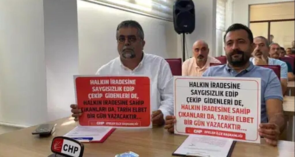 meclis salonunda cerciogluna pankartli protesto cV643iV3