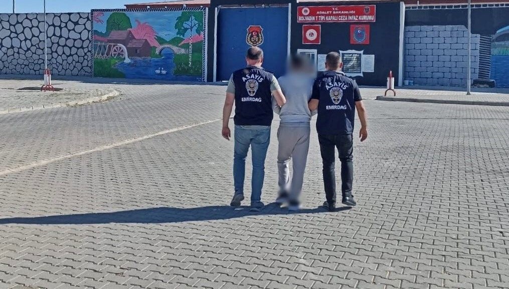 yaklasik 15 yil hapis cezasi ile aranan kisi yakalandi 62bJeYTu