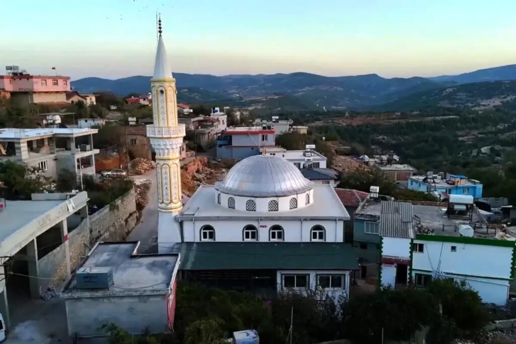 hatayda deprem sonrasi yeniden insa edilen sofular camii acildi ADrBvMGy.jpg