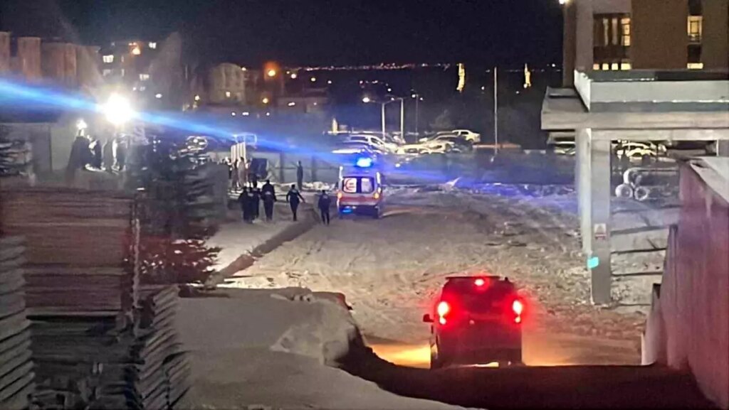 karamanda hastane insaatinda bicakli kavga 1 agiir yarali mqJjDCKA