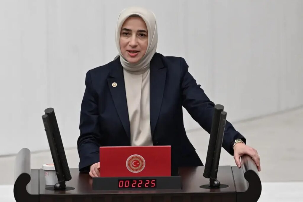 Özlem Zengin’den dikkat çeken çağrı: İlginç bir önerim var, Yahudi Soykırımı filmleri yasaklansın