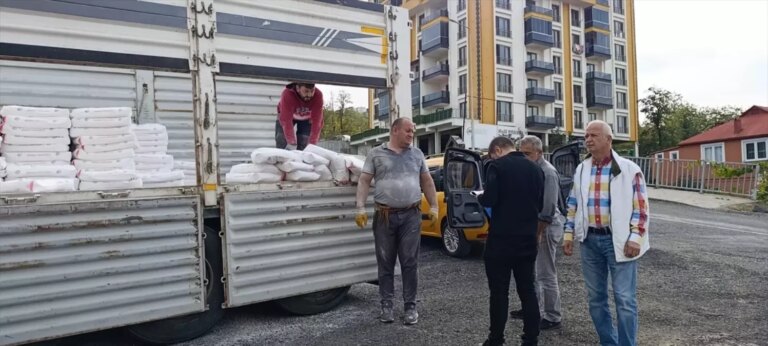 eynesilde ciftcilere tarim kireci dagitildi drmtUyZS.jpg