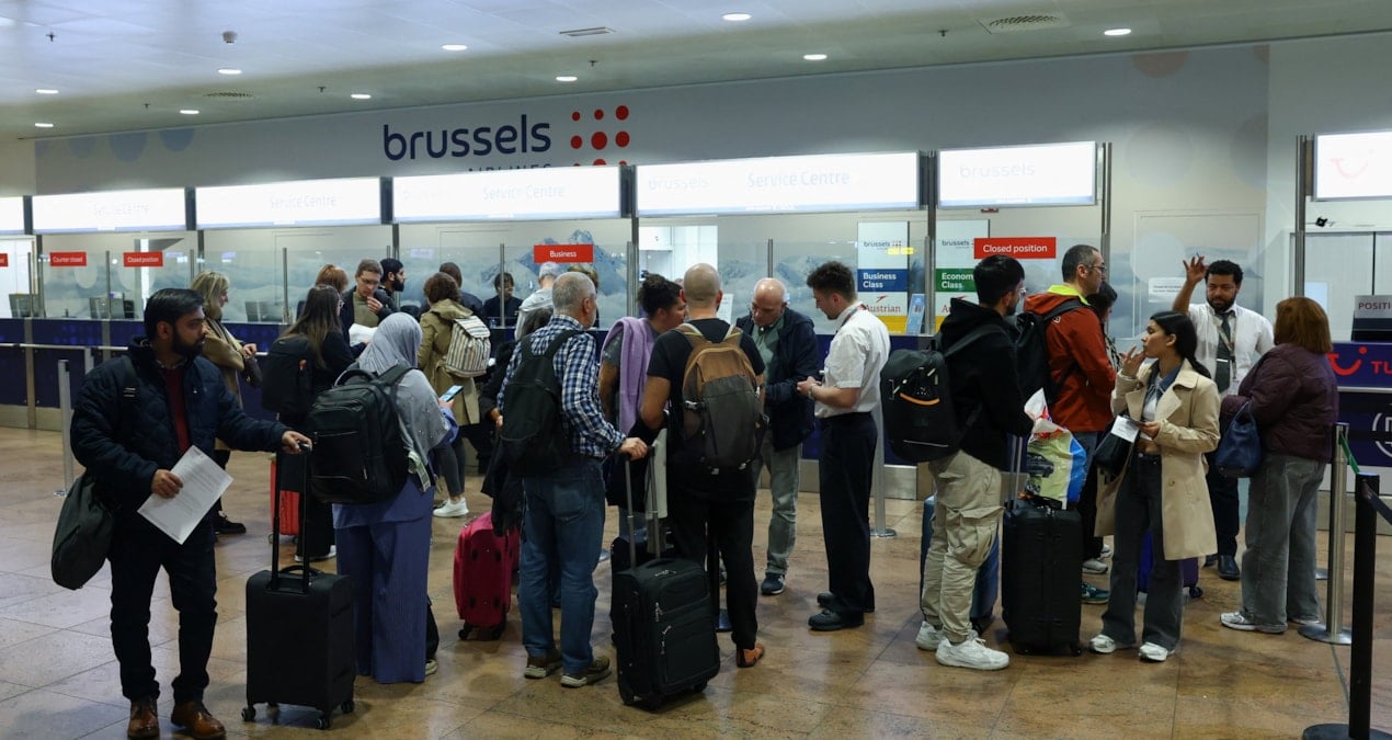 kimligi belirsiz iha hava limanini kapattirdi LUm1qmdT.jpg