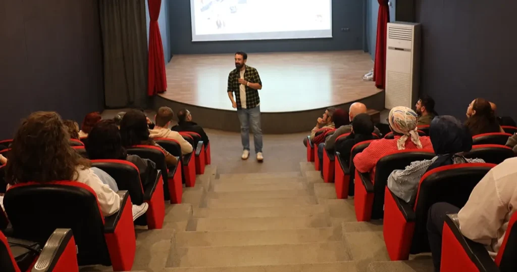 sakarya buyuksehir akademiden sinema dersi ItdJ5FZh.webp