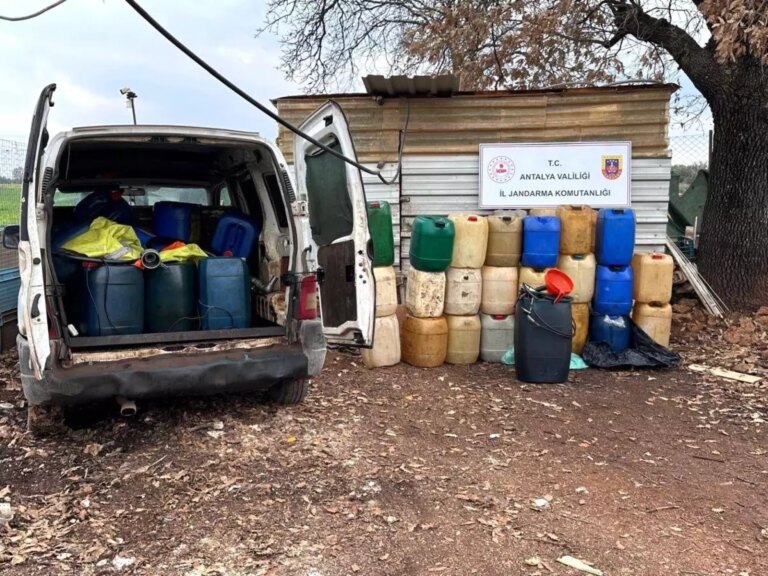 antalyada-kacak-akaryakit-operasyonu-qd9etNMI.jpg