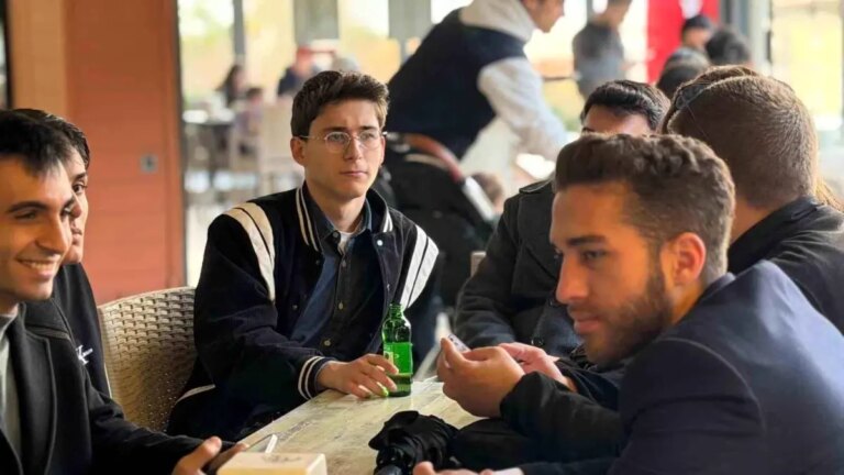 genclik-kafe-genclerin-bulusma-noktasi-oldu-2EAnTBdi.jpg